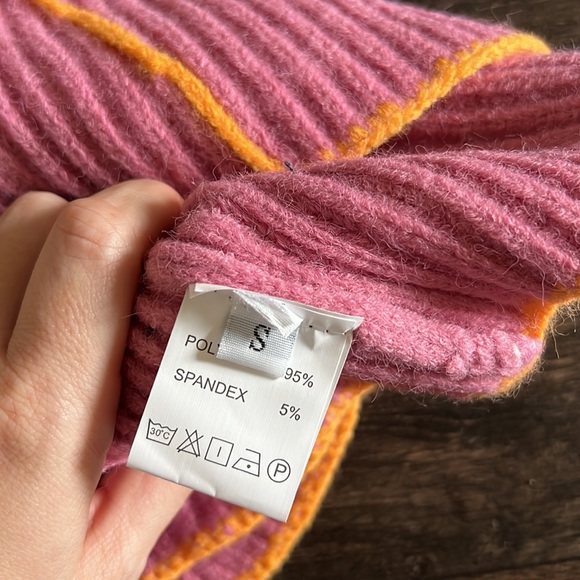 Crochet crop top - Picture 6 of 6